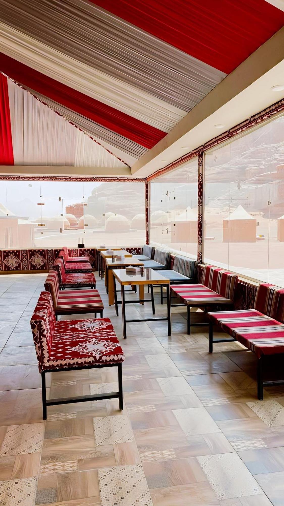 Rum Luxury Camp Wadi Rum Buitenkant foto