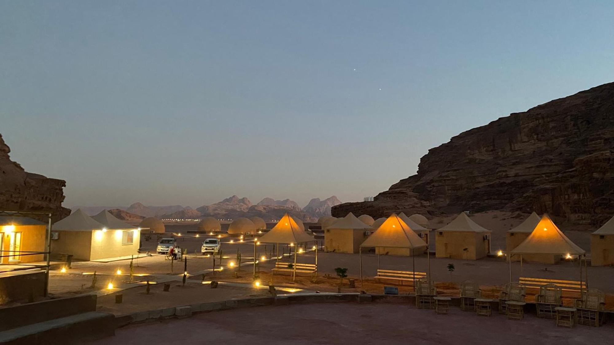 Rum Luxury Camp Wadi Rum Buitenkant foto