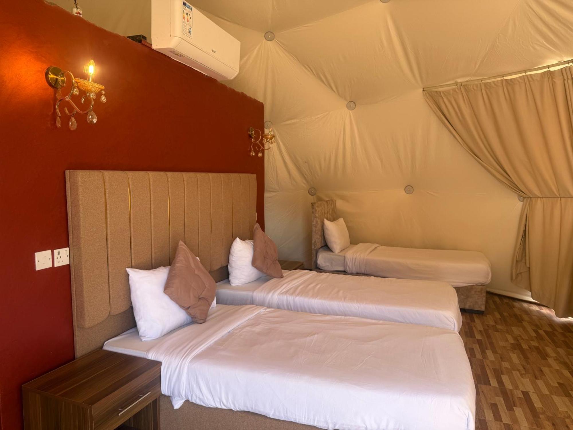 Rum Luxury Camp Wadi Rum Buitenkant foto