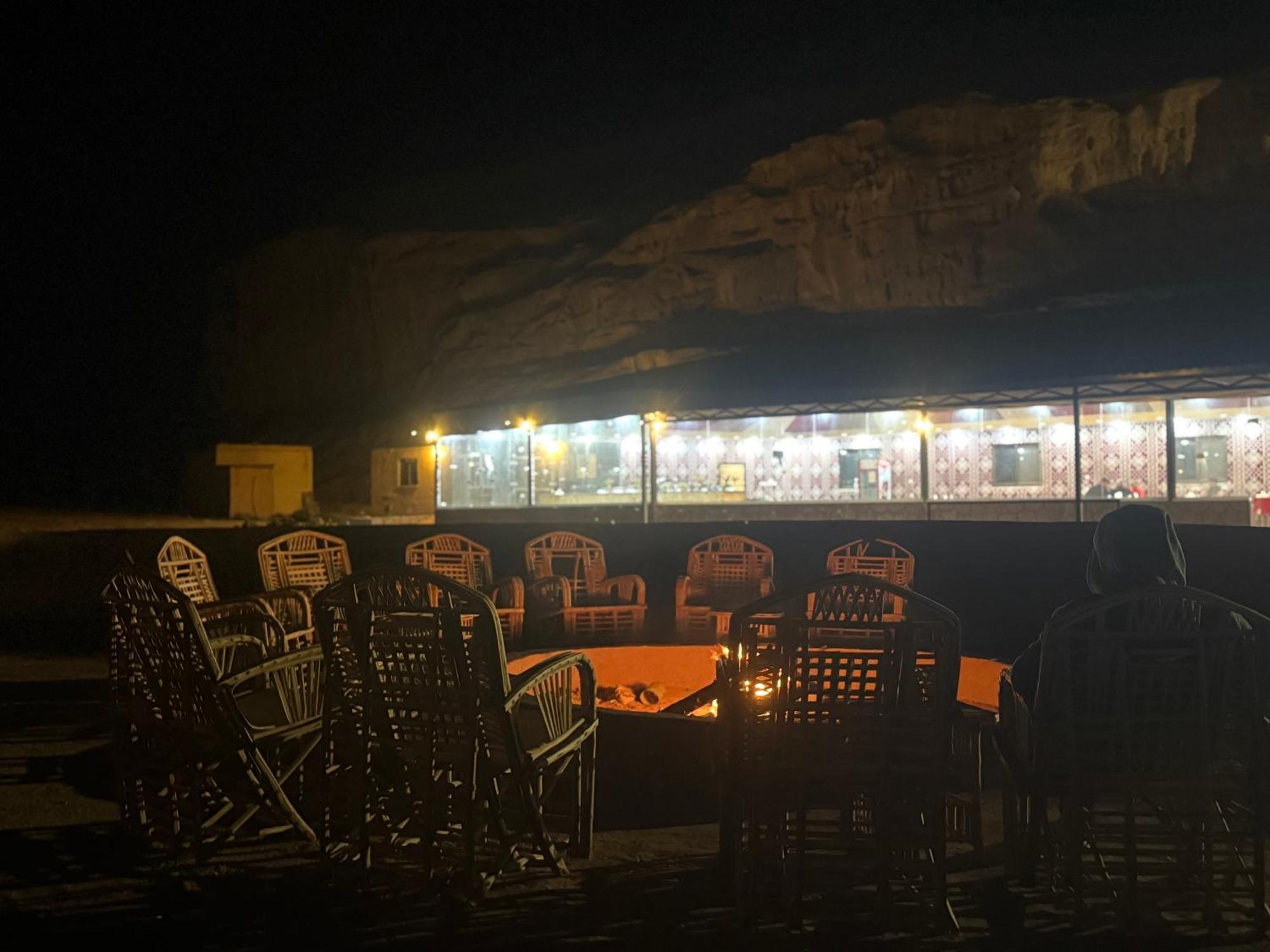Rum Luxury Camp Wadi Rum Buitenkant foto